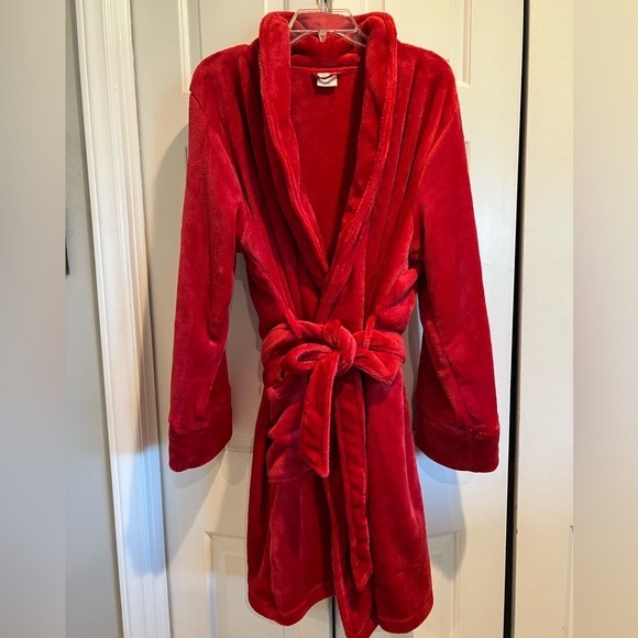 SOMA❤️ PLUSH ❤️ Bold Red , Short Robe w Pockets & Plush Belt - Picture 1 of 9